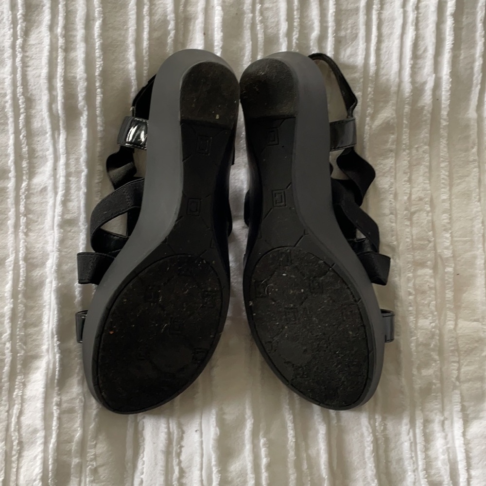 Chaps Platform Sandals - Picture 4 of 5